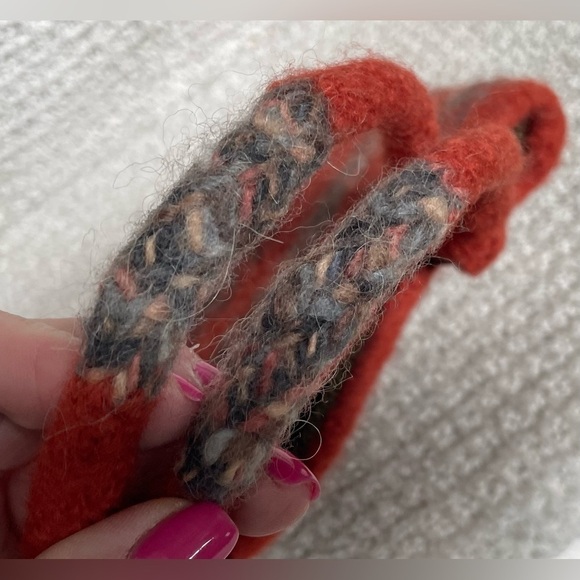 Artisan Crafted Wool Rust/Multi Colored Metal Hardware Lined Audie Mini Bag - Picture 4 of 7